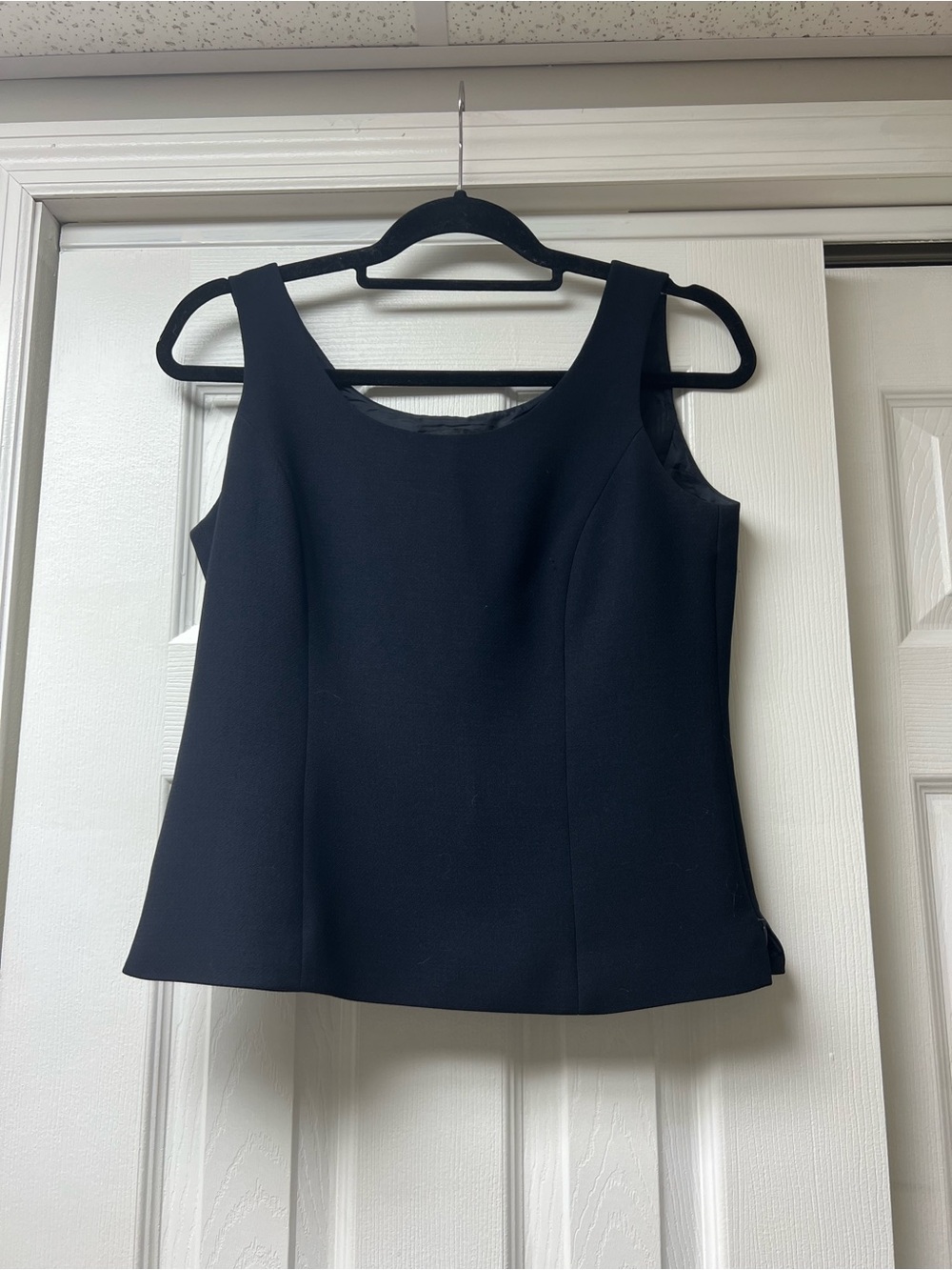 Kasper Sleeveless Crop Top